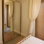 2br-parking-private Patio-5 Mins To Minster Apartman *