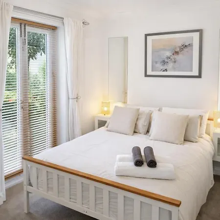 2br-parking-private Patio-5 Mins To Minster York