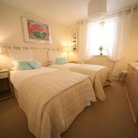 דירה 2br-parking-private Patio-5 Mins To Minster