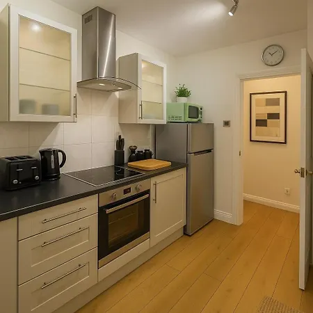 アパート 2br-parking-private Patio-5 Mins To Minster *