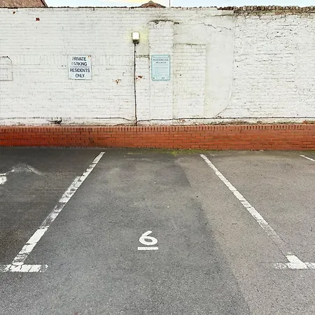 2br-parking-private Patio-5 Mins To Minster * ヨーク